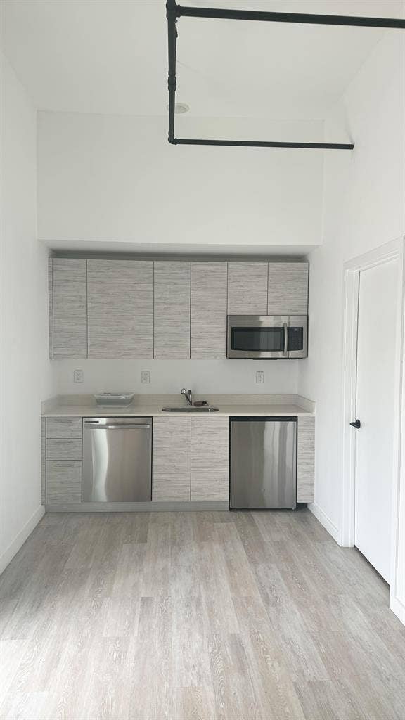 Fully Furnished Room w/ Utilities