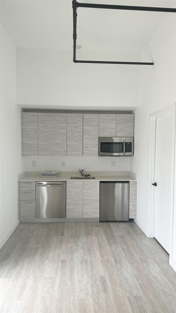 Fully Furnished Room w/ Utilities