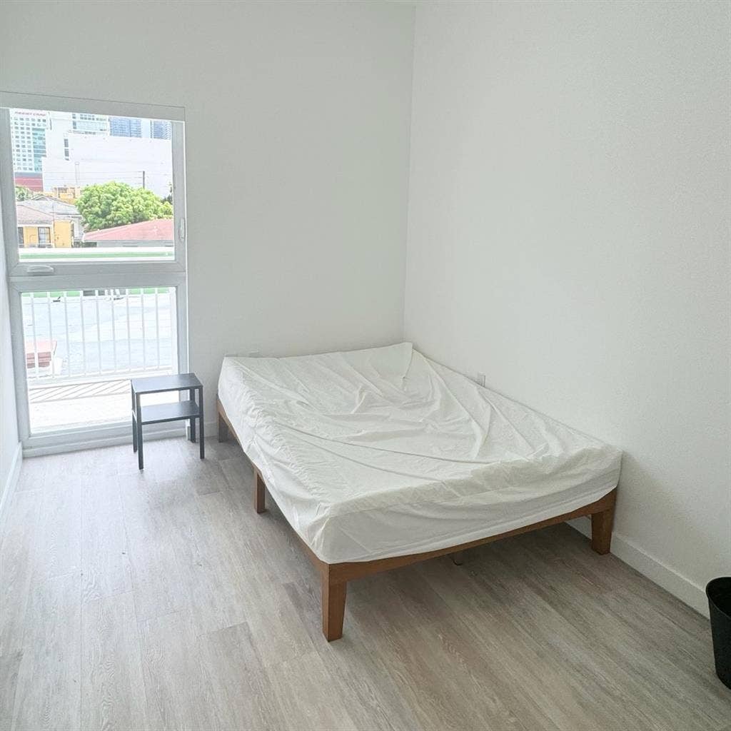 Fully Furnished Room w/ Utilities