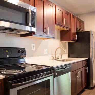 UIUC Spring  Sublease Available