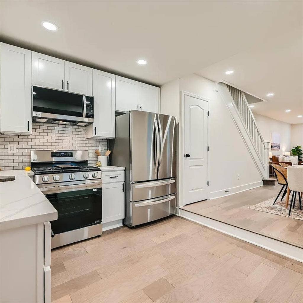 Room in Brewers Hill with bathroom