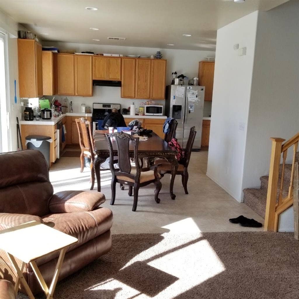 Room for rent in Victorville!!!