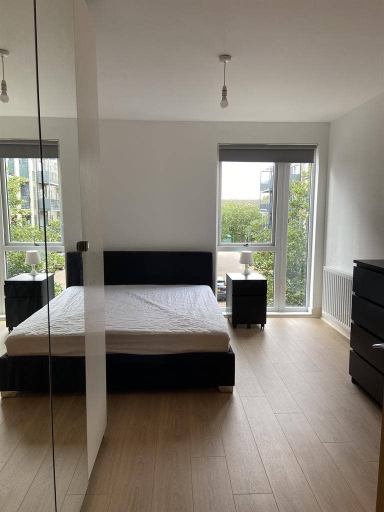 Ensuite Double Room | Colindale