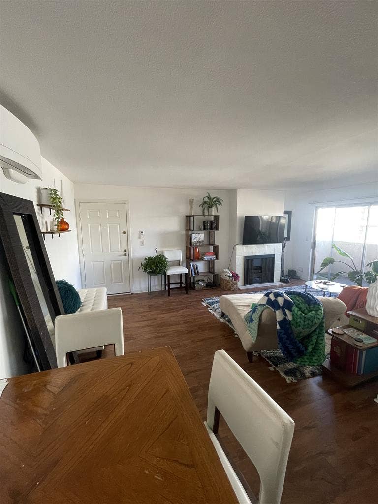 Roommate needed - Available DEC1!