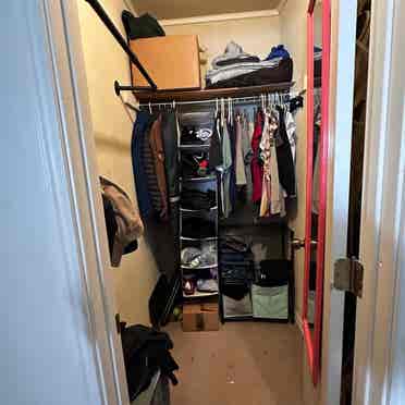 Looking for female roommate