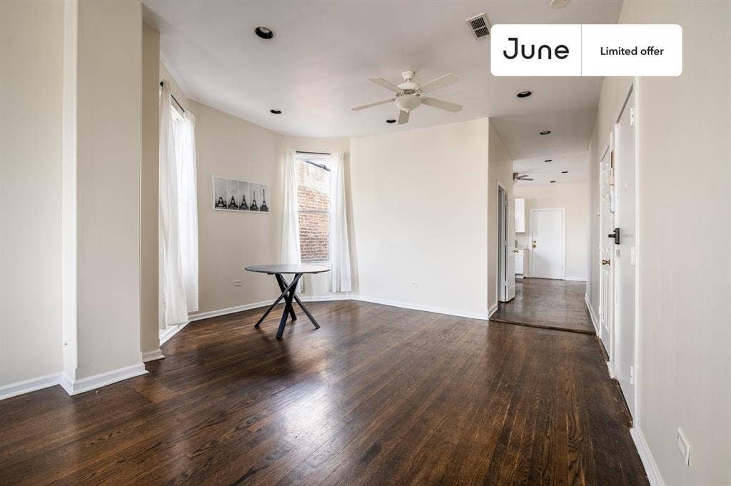 3 BR in Chicago