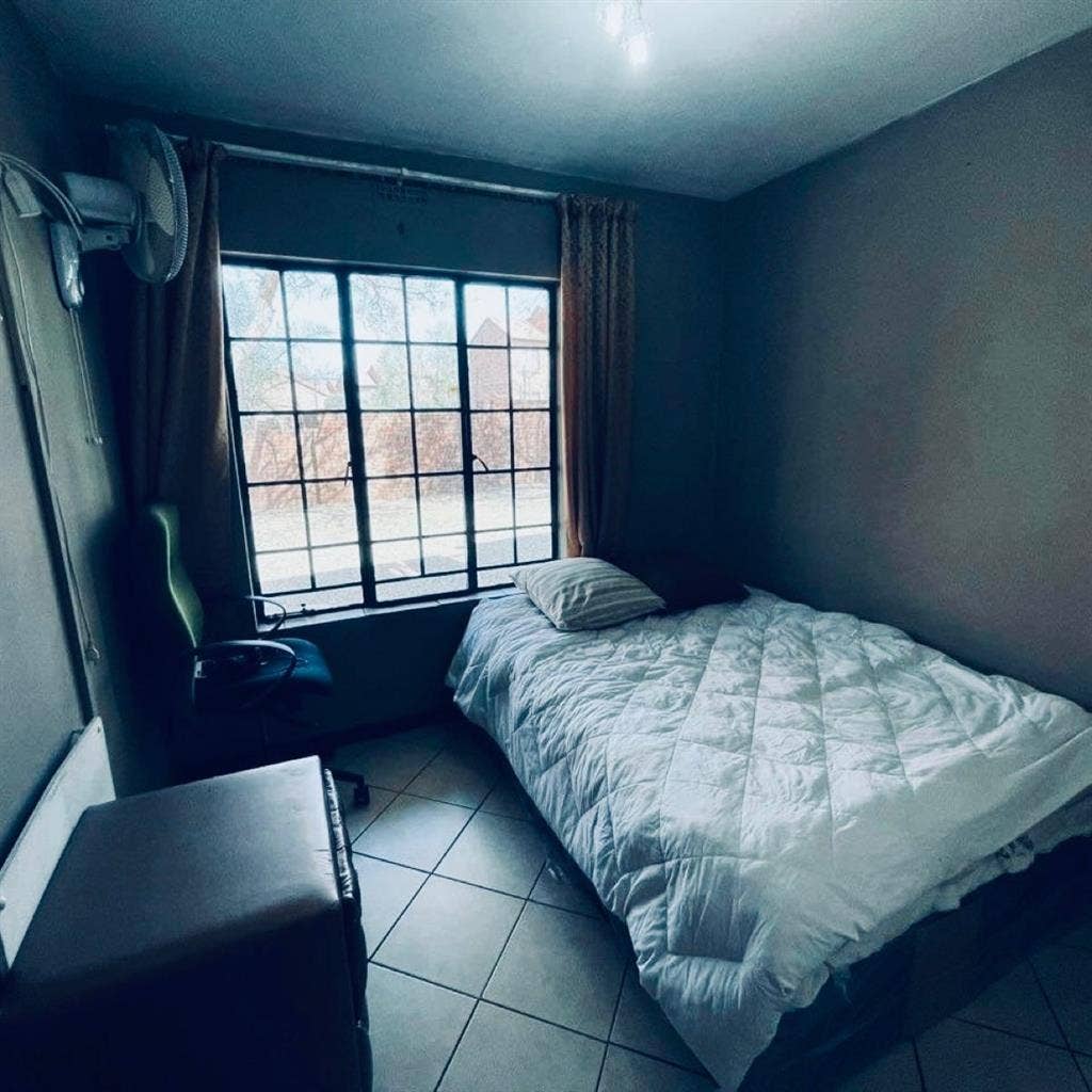 Room for rent in a secure estate