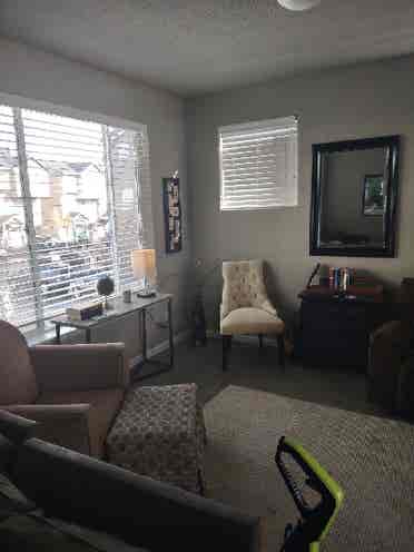 Nice clean room in modern townhouse