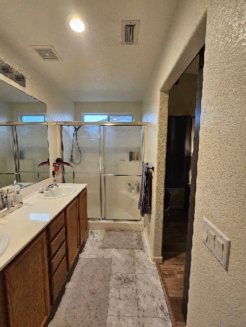 bath shared rental in Mather