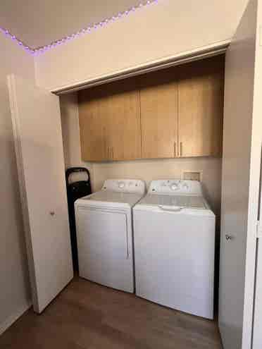 Available room with bathroom Poway