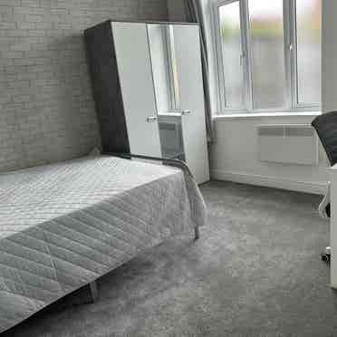 Room in High Wycombe Town