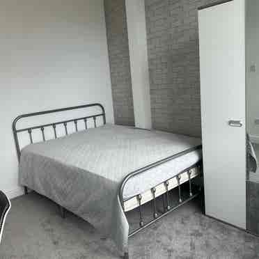 Room in High Wycombe Town