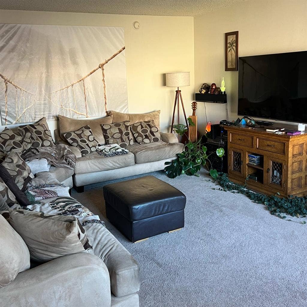 Room for rent Sherman oaks $