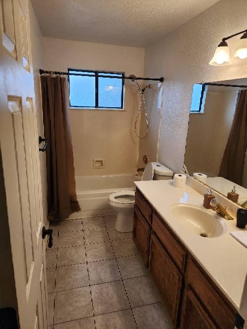 Private Room with Shared Bathroom