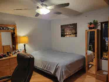 Room to rent in Hickory Hills