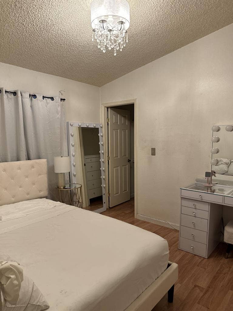 Fully Furnished room in Pacifica