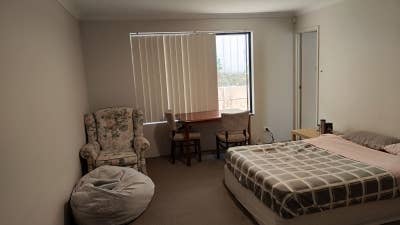 Large, furnished room in St James.