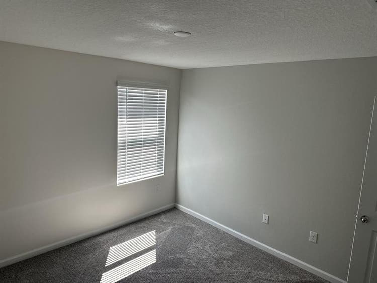 Single room with dedicated bathroom
