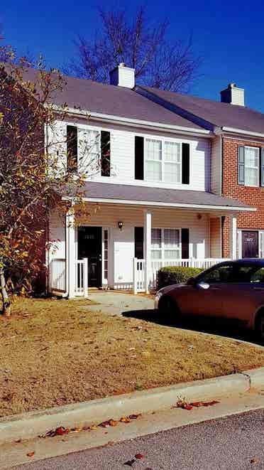 Room for Rent in Tucker Townhouse