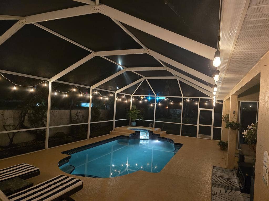 Furnished Room For Rent w/ Pool