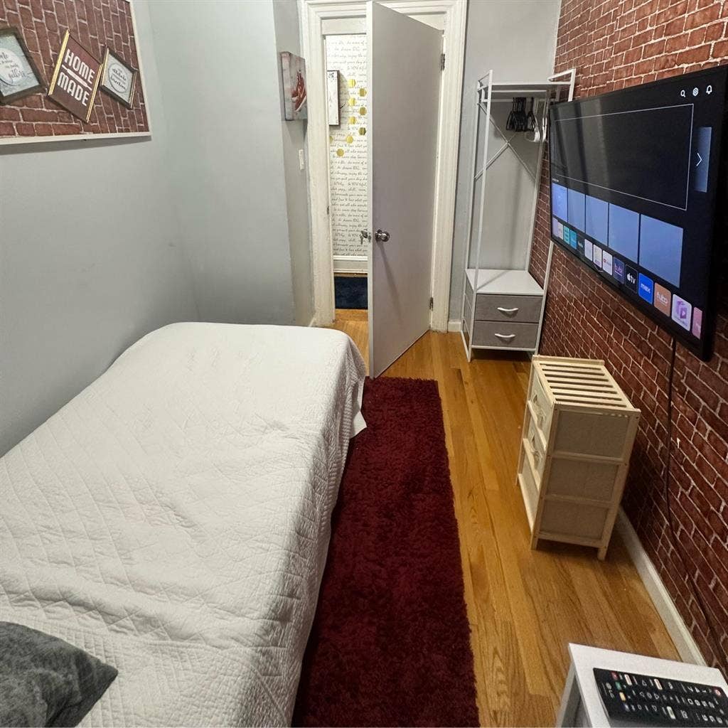 Private Room in Astoria for rent