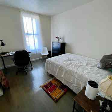 **
Super bright and spacious room!!!