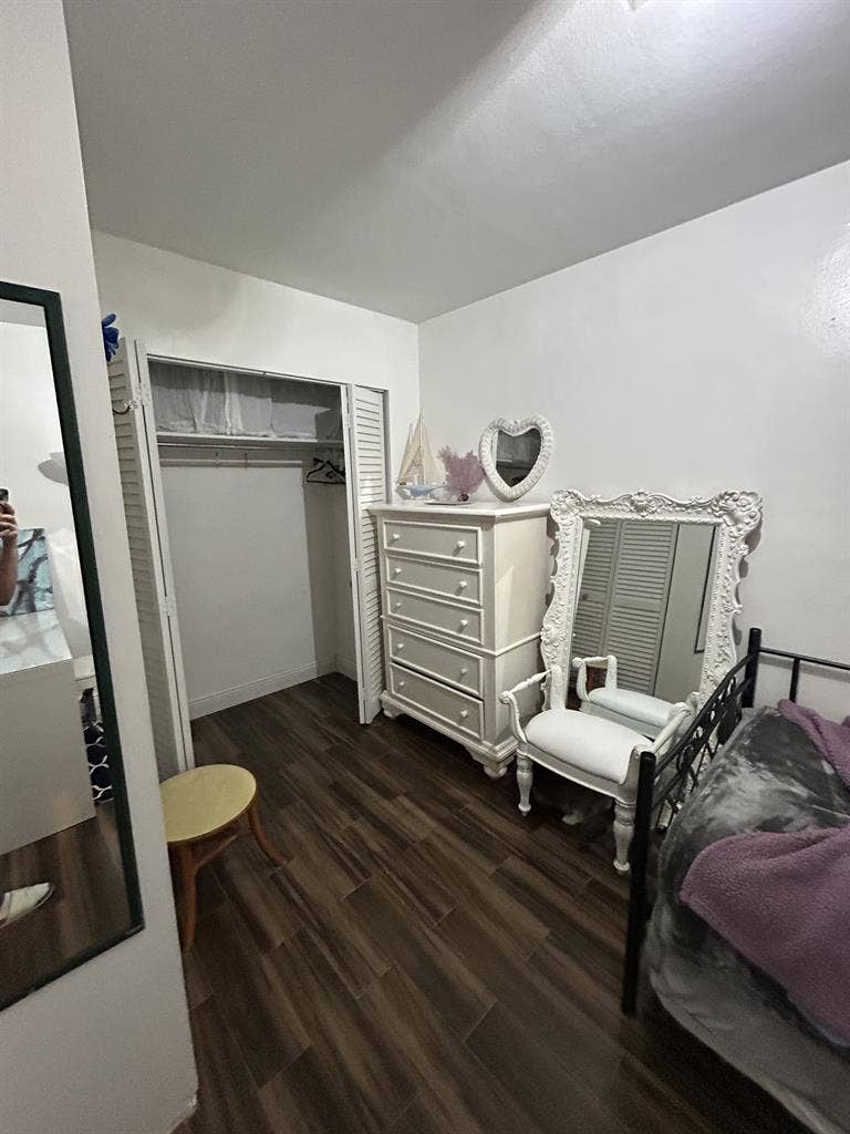 Looking for roommate to share 2
/2