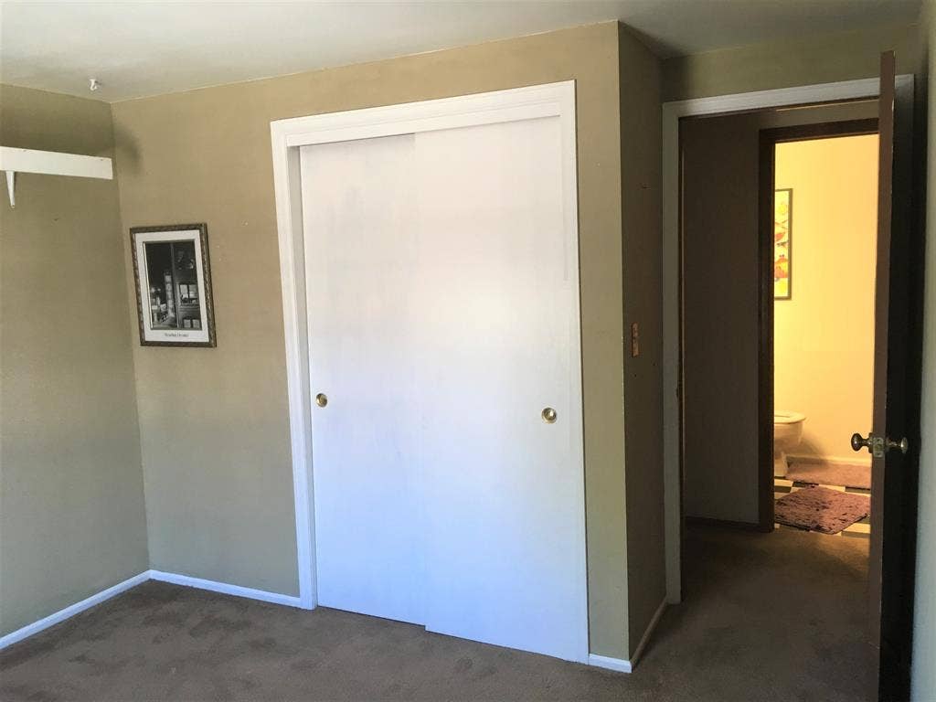 Spacious Room for Female Only