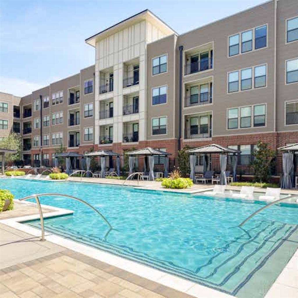 Unit available at the AMLI Addison!