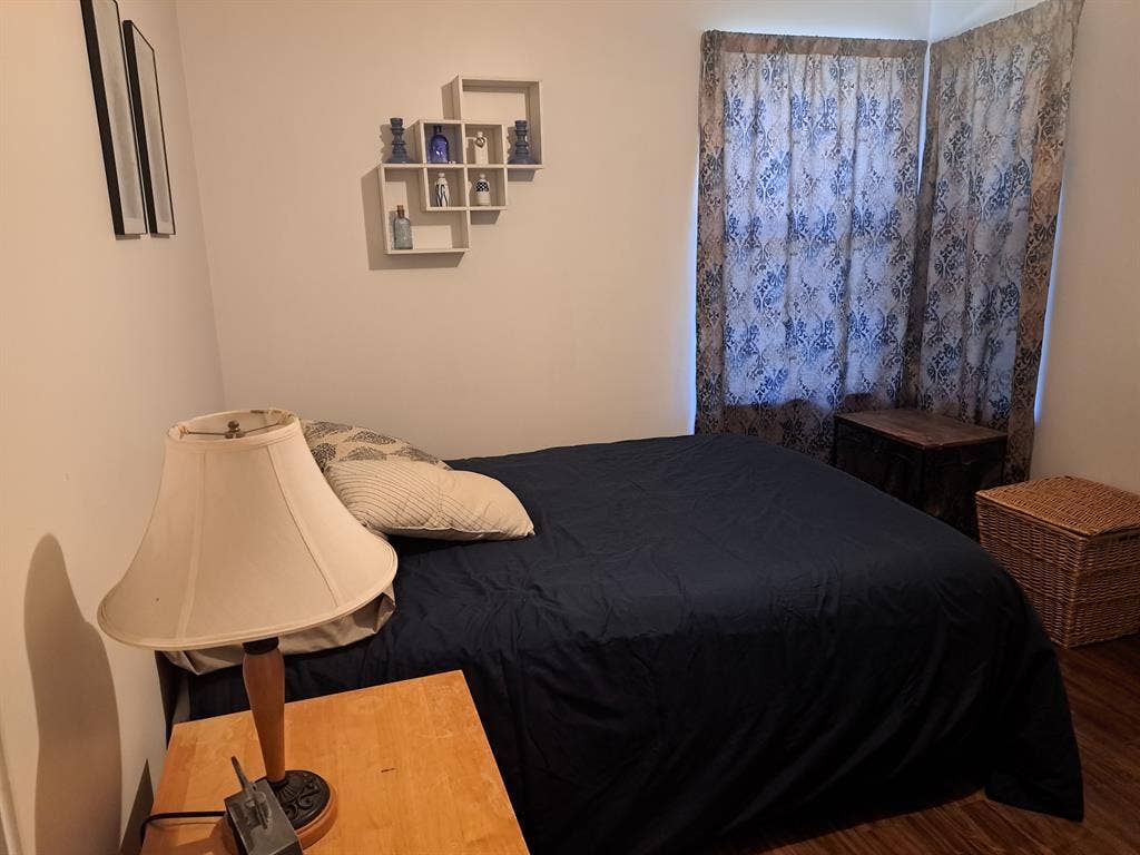 Room for Rent in SW Jax