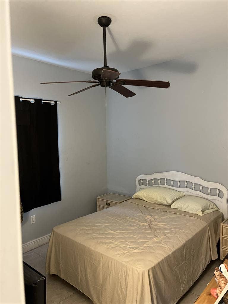 Quiet room in golden gate estates