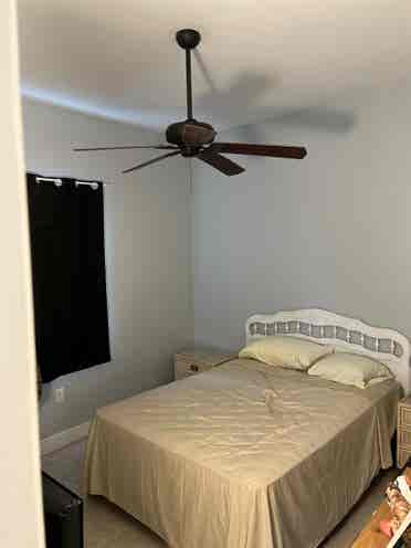 Quiet room in golden gate estates