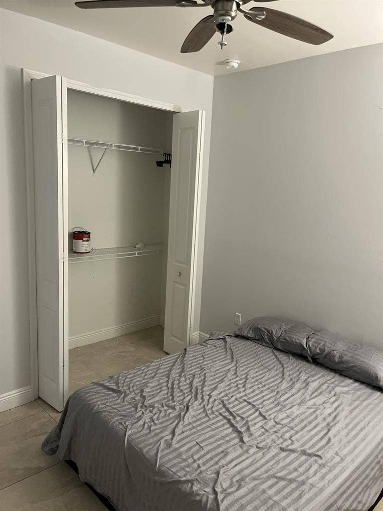Quiet room in golden gate estates