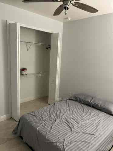 Quiet room in golden gate estates