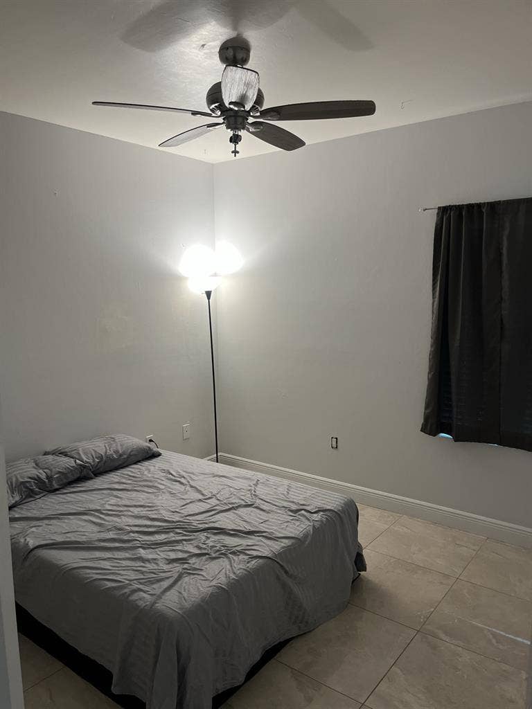 Quiet room in golden gate estates