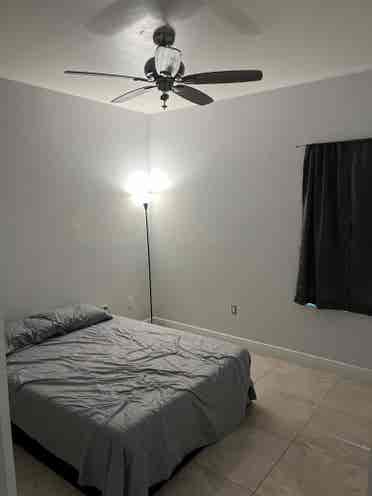 Quiet room in golden gate estates