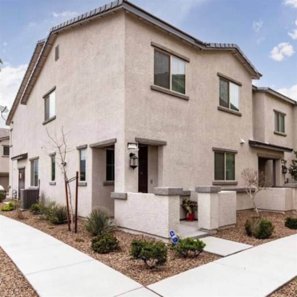 Room in beautiful gated town home