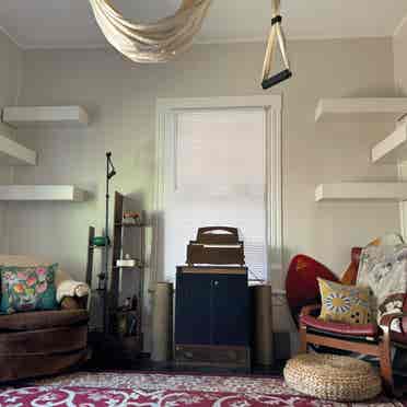 Beautiful Bedroom in Murray Hill!