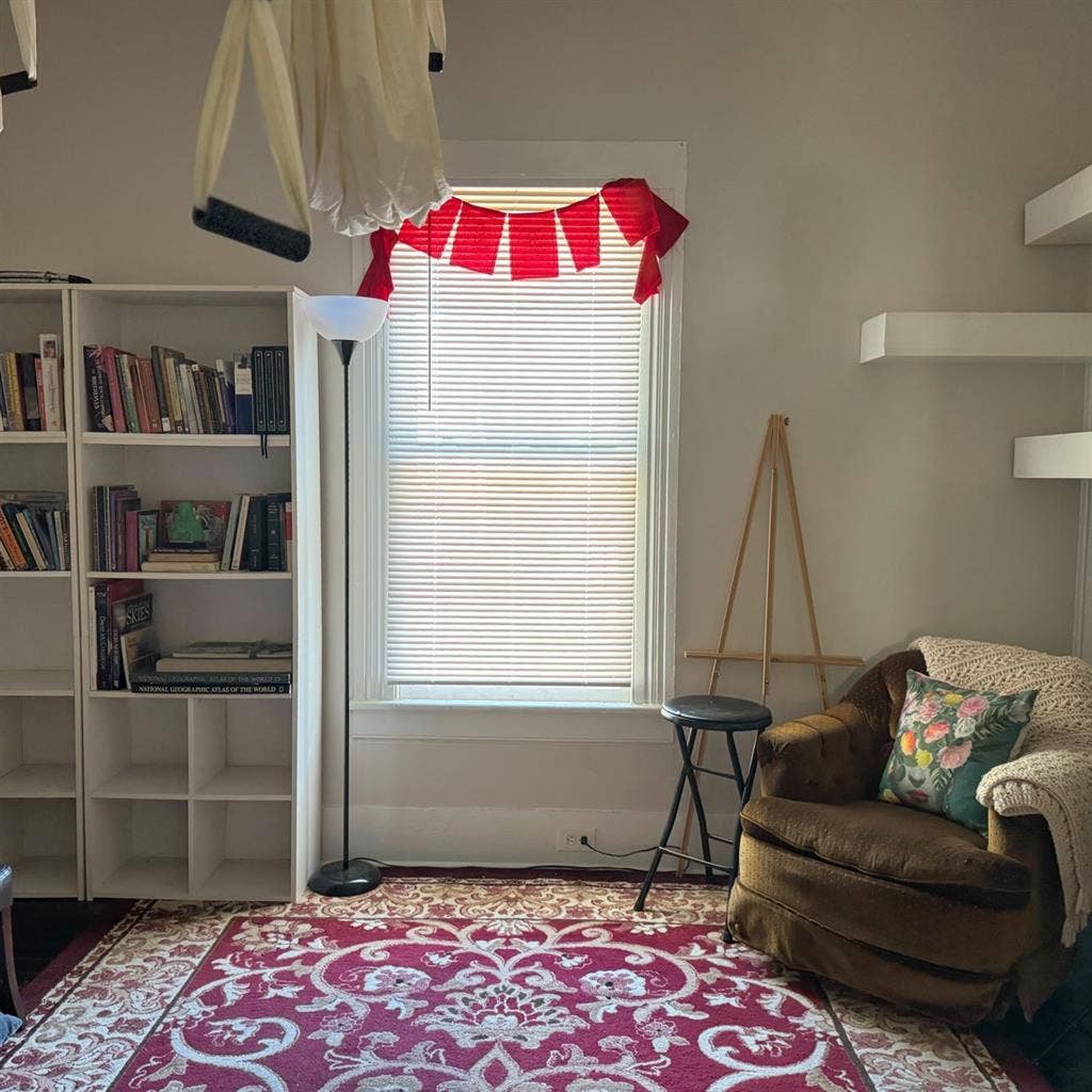 Beautiful Bedroom in Murray Hill!