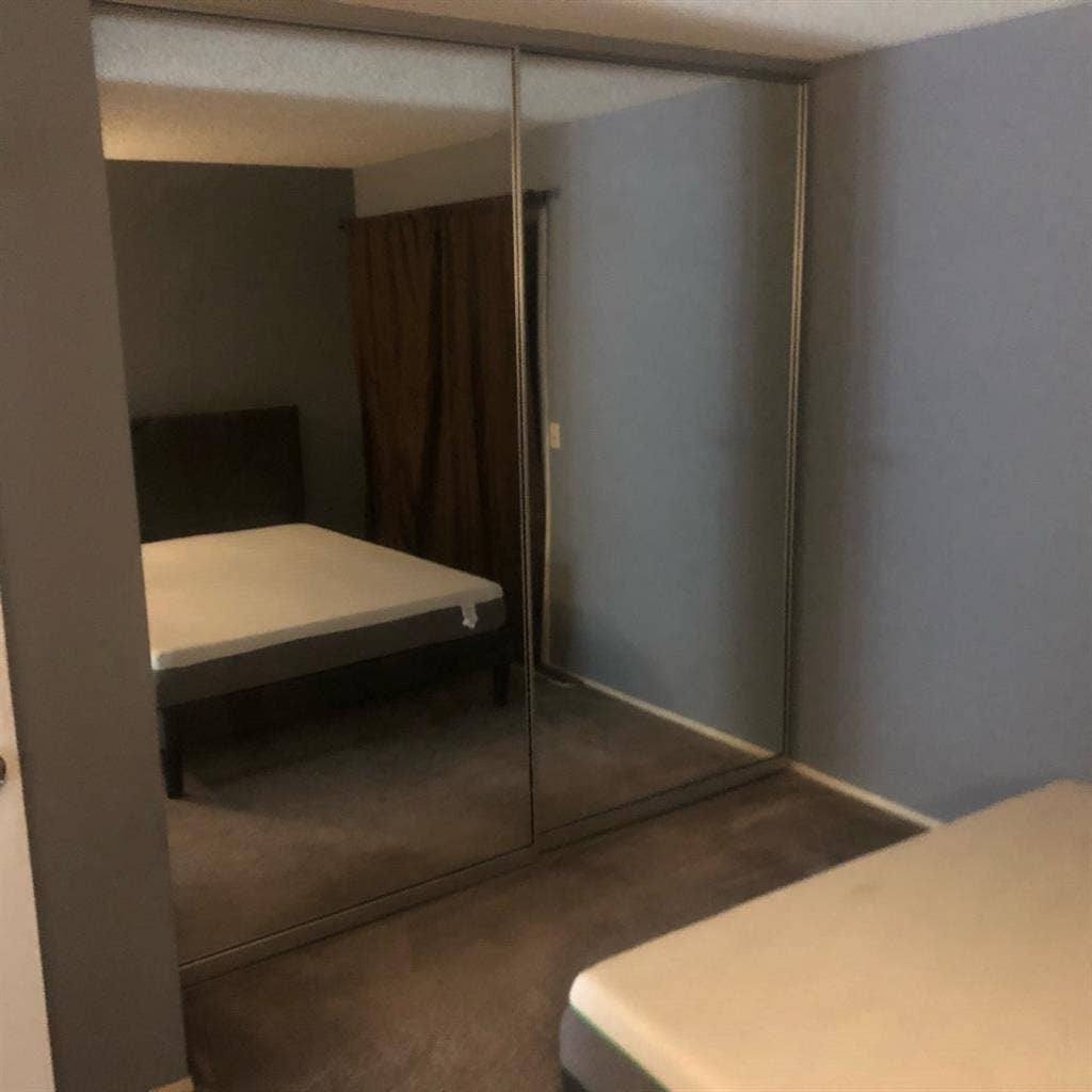 Large Rm w/Bed &Utilities: South SD