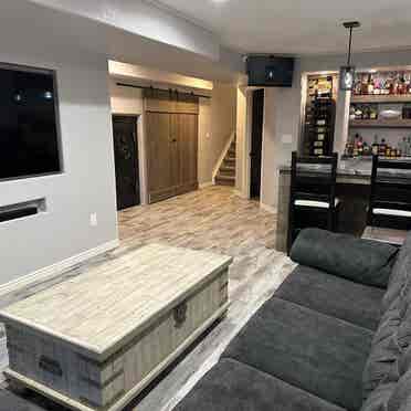 Furnished basement w/ private bath