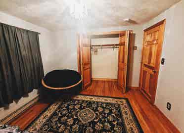 Medium room Everett Ma