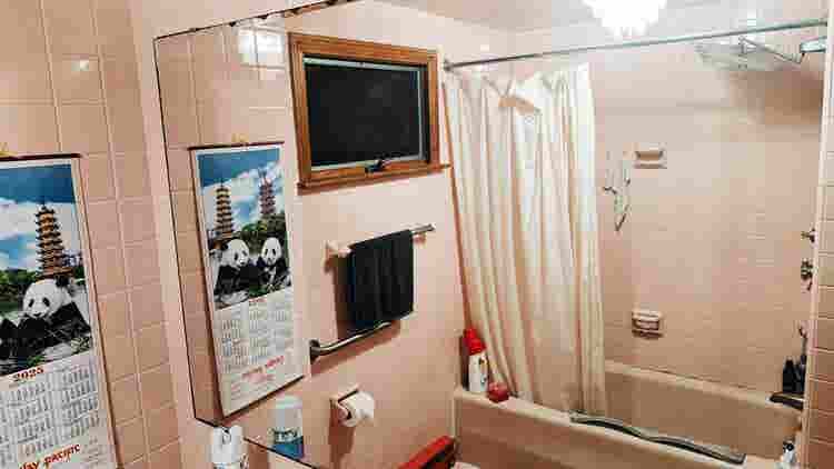 Medium room Everett Ma