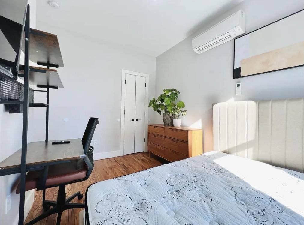 Furnished Room in Bedstuy