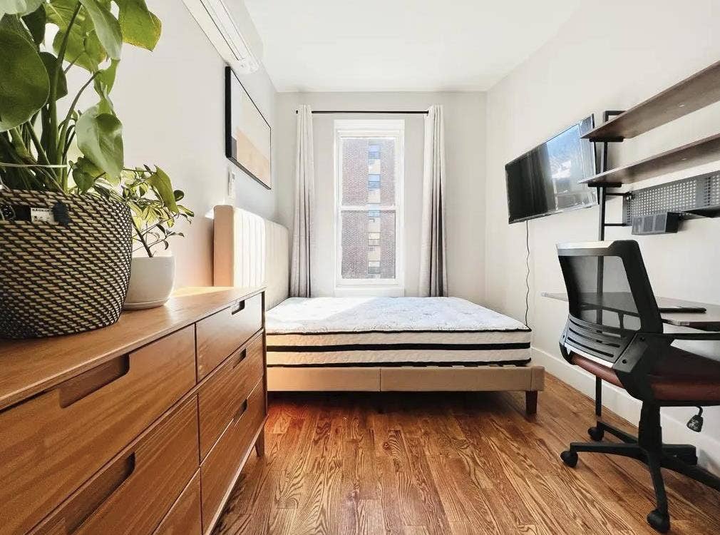 Furnished Room in Bedstuy