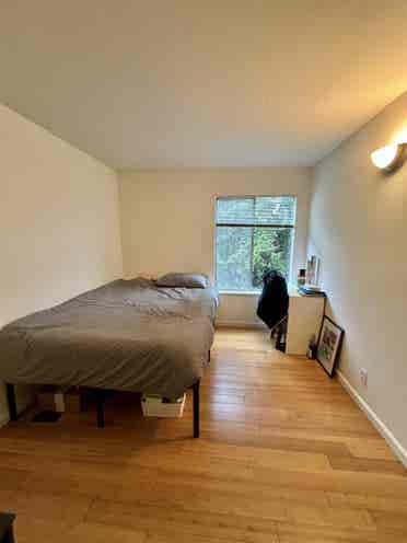 SPRING SUBLET FULLY FURNISHED