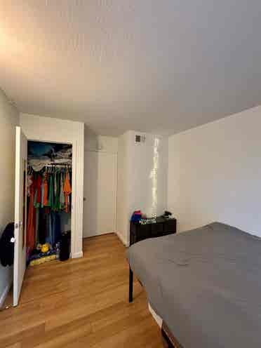 SPRING SUBLET FULLY FURNISHED