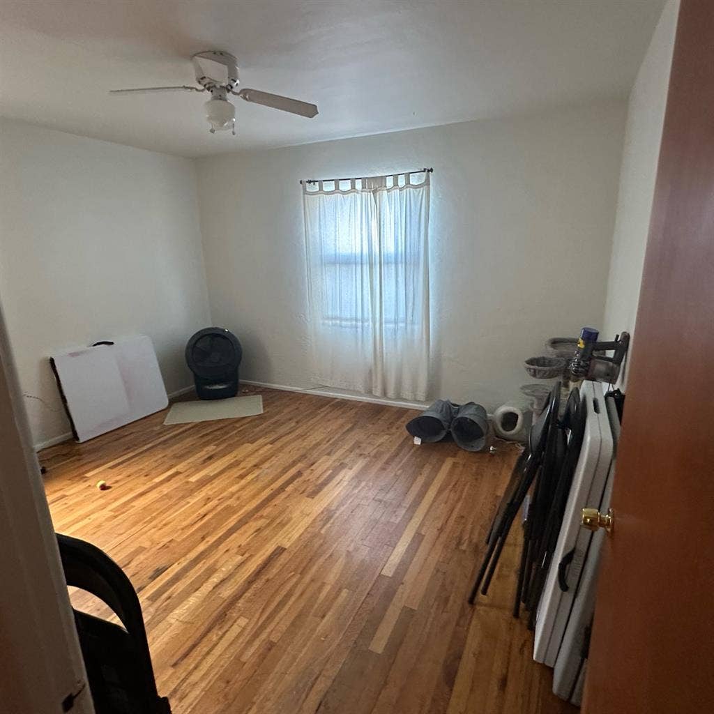 Seeking roommate for central abq