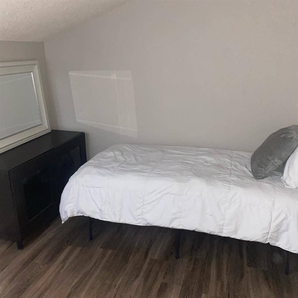 ROOM FOR RENT IMPERIAL BEACH