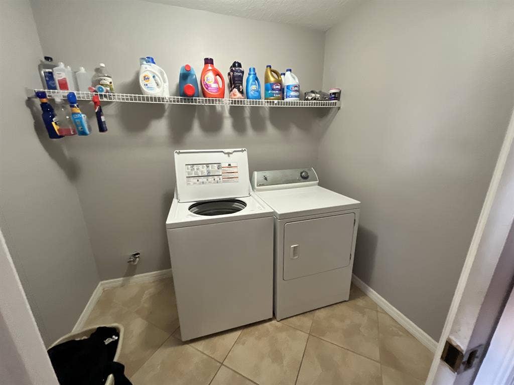 Furnished Room (includes utilities)